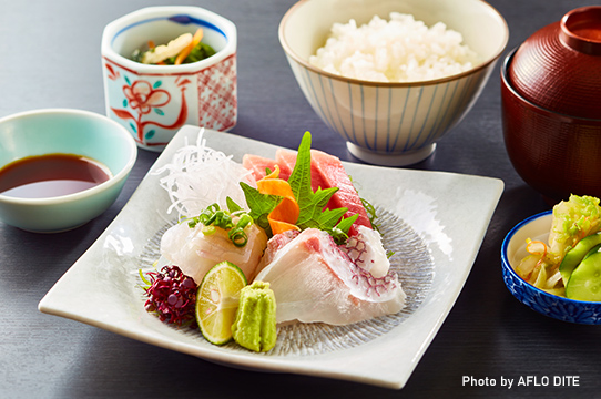 旬のかつお刺身御飯